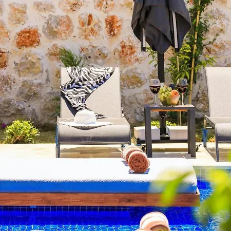 2 Bedroom Luxury 5 Minutes Drive To The Town Villa