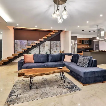 2 Bedroom Luxury 5 Minutes Drive To The Town Villa