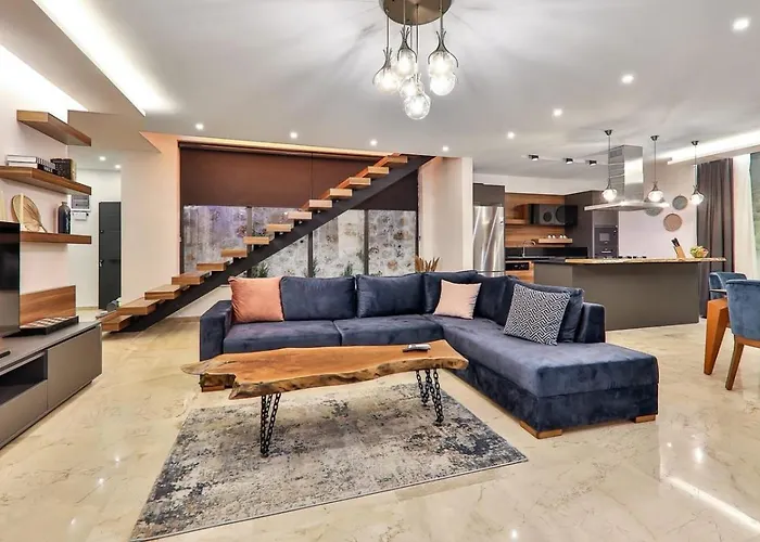 2 Bedroom Luxury 5 Minutes Drive To The Town Villa