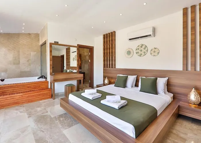 2 Bedroom Luxury 5 Minutes Drive To The Town