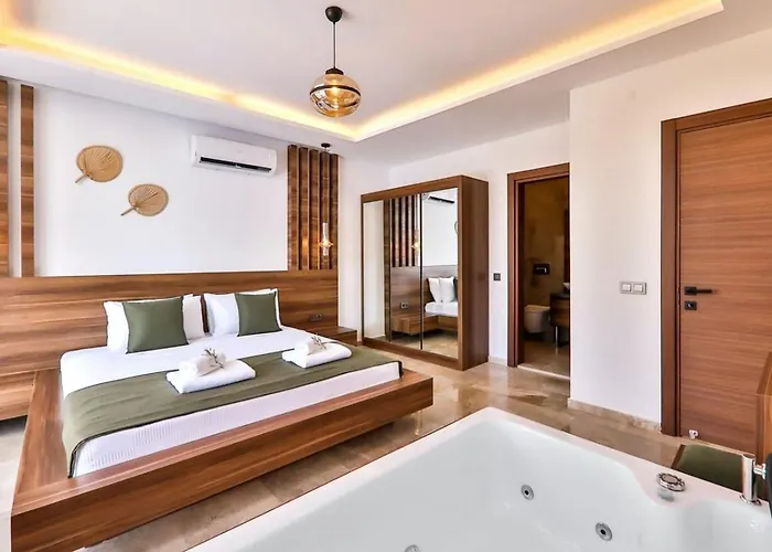 Villa 2 Bedroom Luxury 5 Minutes Drive To The Town