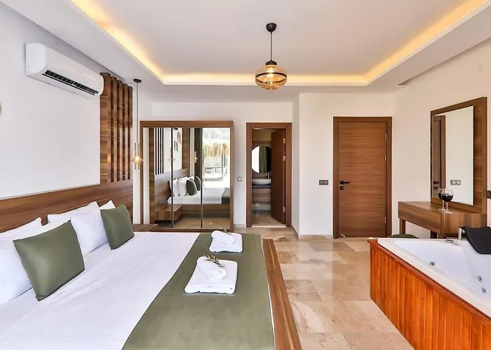 Villa 2 Bedroom Luxury 5 Minutes Drive To The Town