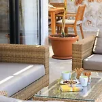 2 Bedroom Luxury 5 Minutes Drive To The Town Villa *
