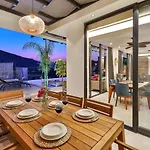 Villa 2 Bedroom Luxury 5 Minutes Drive To The Town *