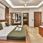 Villa 2 Bedroom Luxury 5 Minutes Drive To The Town *