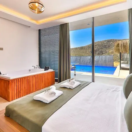 Villa 2 Bedroom Luxury 5 Minutes Drive To The Town *