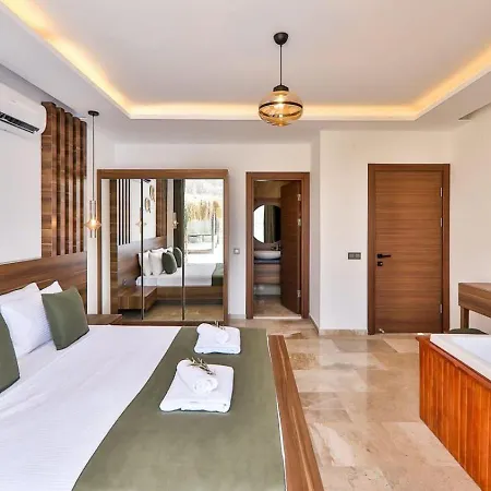 Villa 2 Bedroom Luxury 5 Minutes Drive To The Town