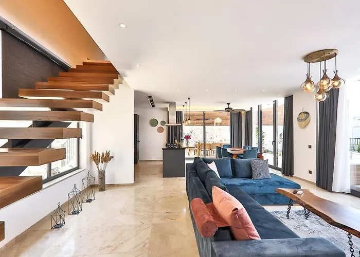 2 Bedroom Luxury 5 Minutes Drive To The Town Βίλα