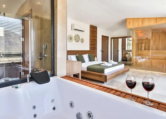 2 Bedroom Luxury 5 Minutes Drive To The Town Βίλα *
