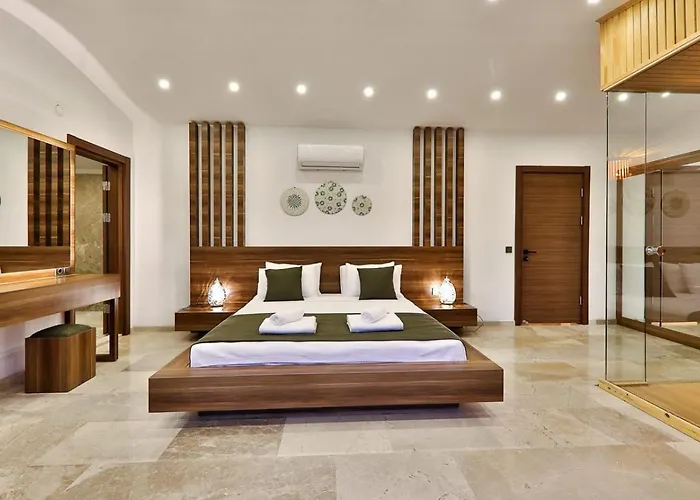 2 Bedroom Luxury 5 Minutes Drive To The Town