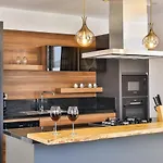 빌라 2 Bedroom Luxury 5 Minutes Drive To The Town *