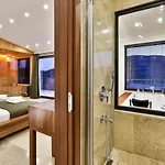 빌라 2 Bedroom Luxury 5 Minutes Drive To The Town *