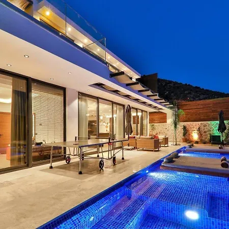 2 Bedroom Luxury 5 Minutes Drive To The Town * 칼칸