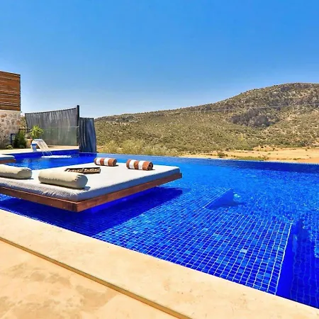 빌라 2 Bedroom Luxury 5 Minutes Drive To The Town