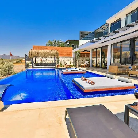 빌라 2 Bedroom Luxury 5 Minutes Drive To The Town *