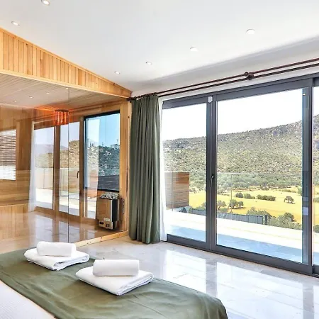 2 Bedroom Luxury 5 Minutes Drive To The Town *